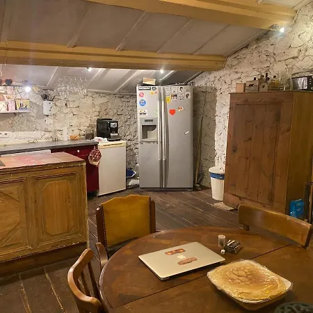 Nyaraló Village House *